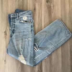 HIGH WAISTED MOM JEANS